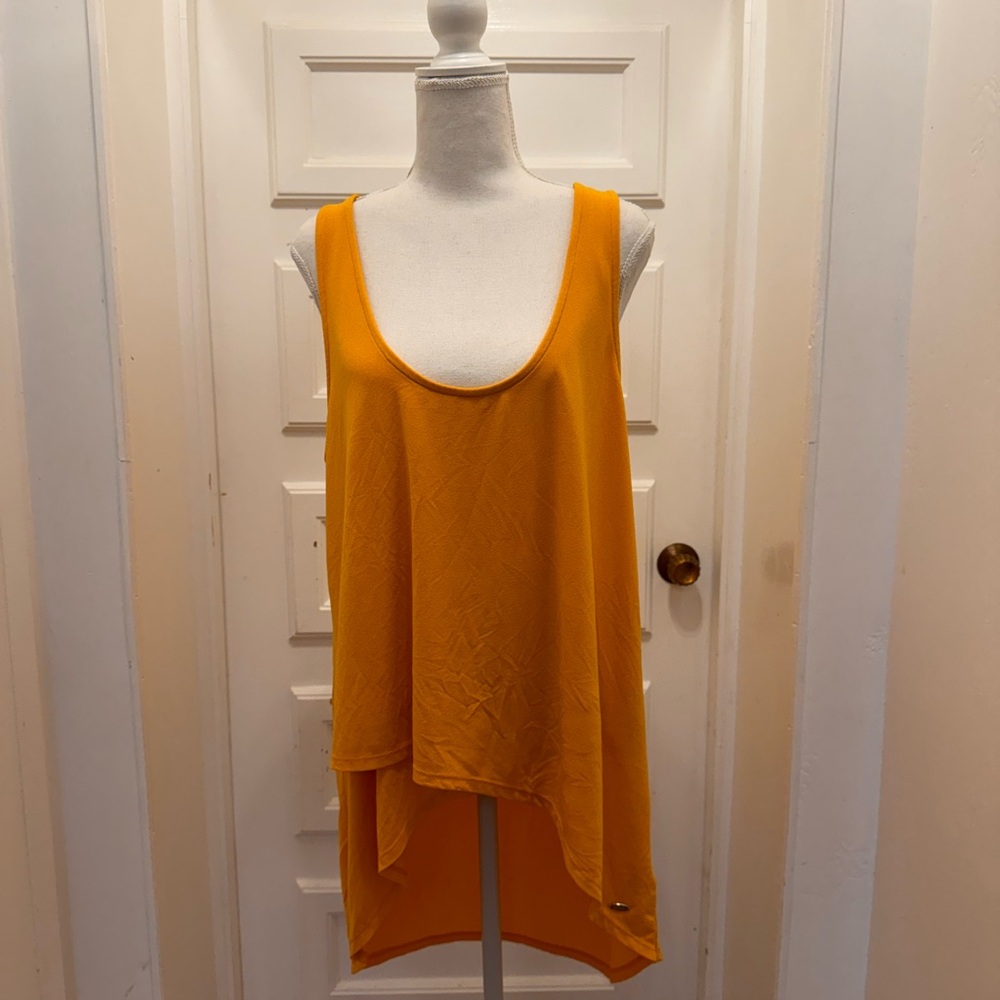 Guess top